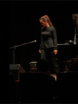 Anjelika Akbar's Performance in a moment of Izmir